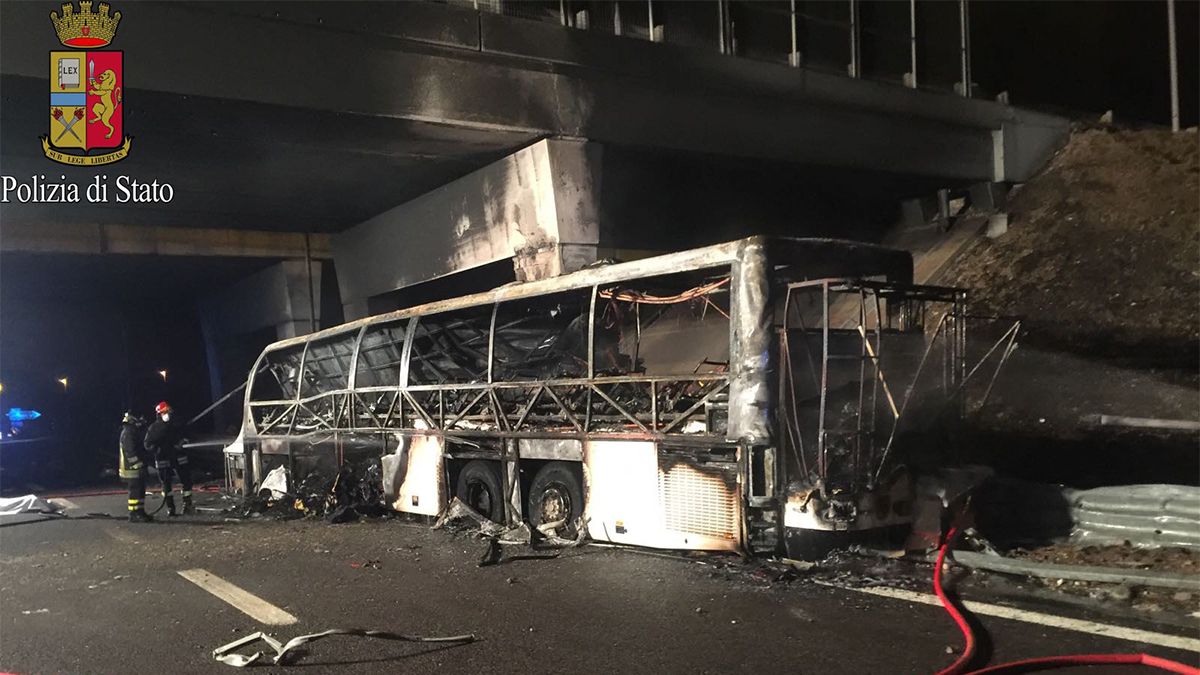 Student bus crash kills at least 16 in Italy