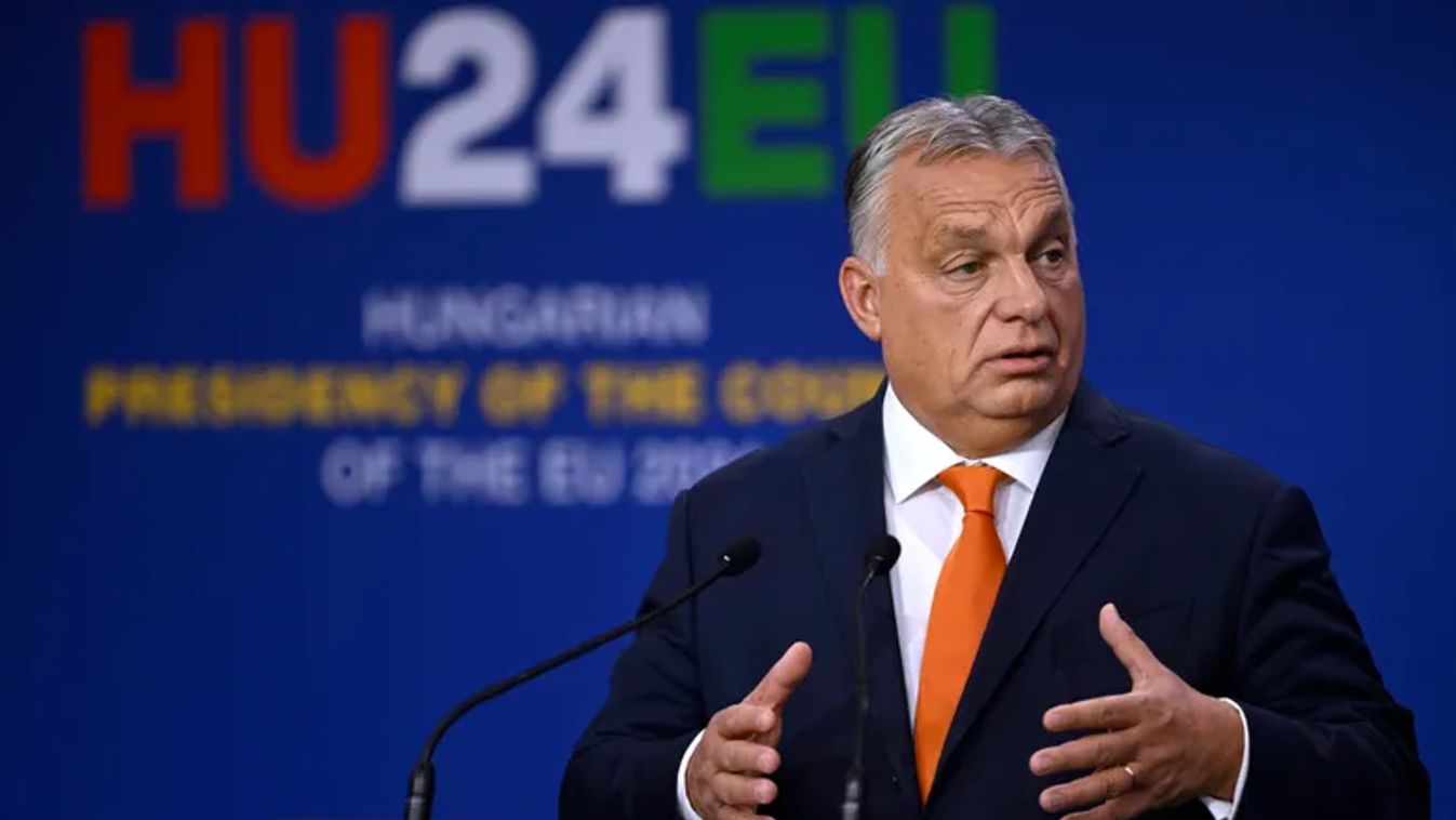 Orbán Viktor az egyetlen vezető az EU-ban, aki szerint azonnali tűzszünetre és béketárgyalásra van szükség – jelentette ki Menczer Tamás