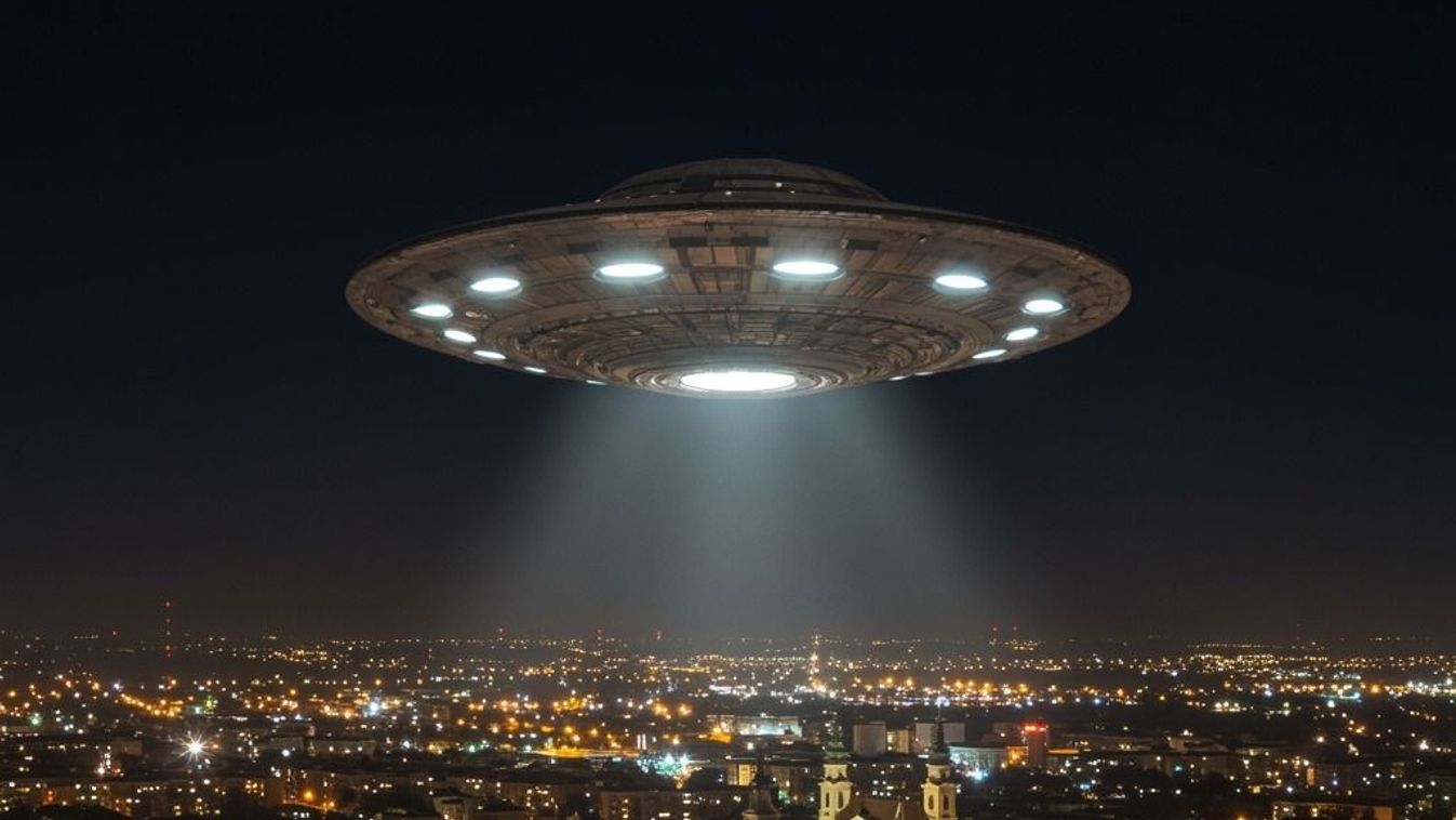 "Különleges osztályba jártam gyerekként, úgy gondolom a Pentagon titkos UFO-programjának része volt"