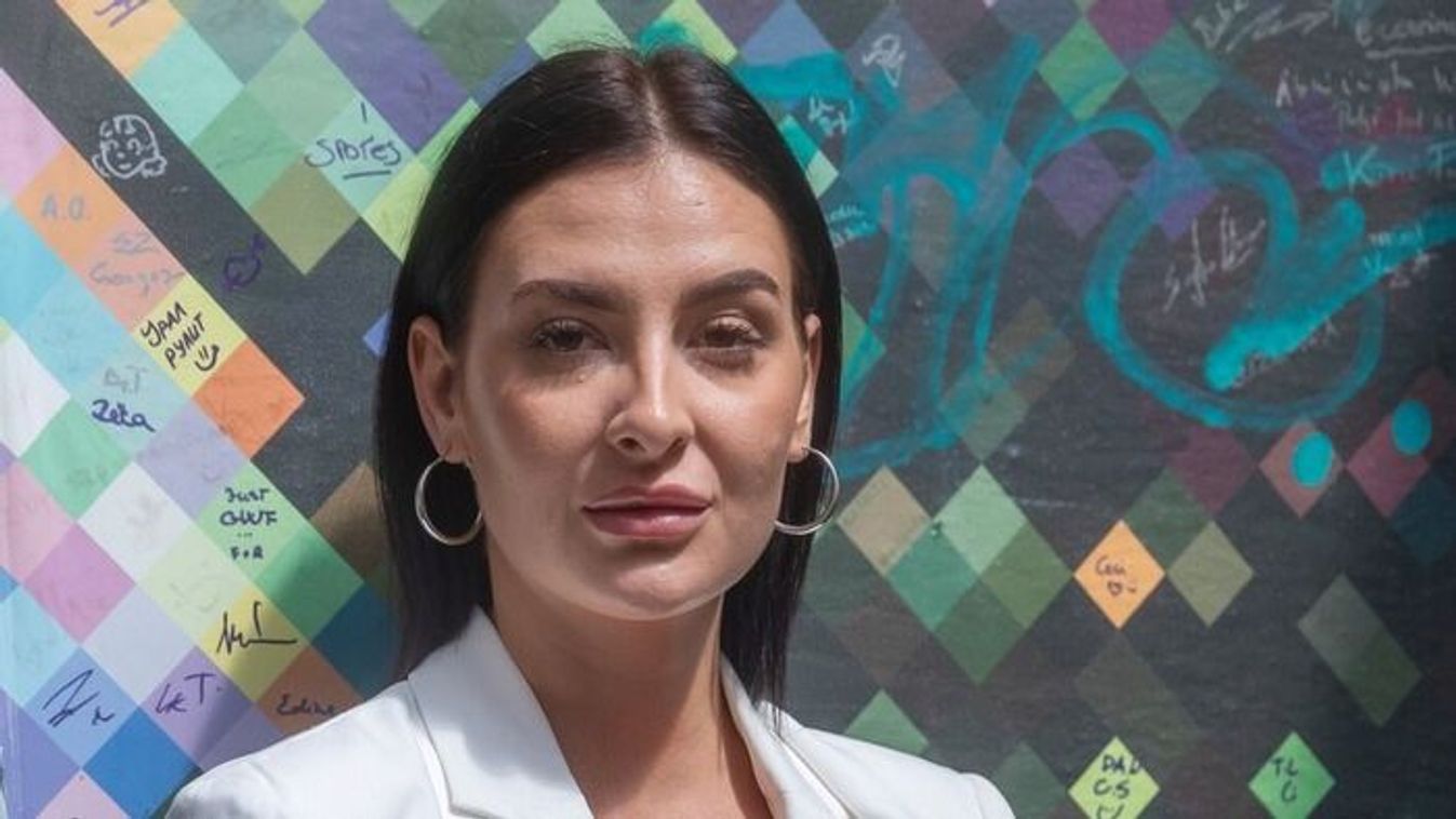Kiszivárogtatta Nemazalány titkos levelezését az exe
